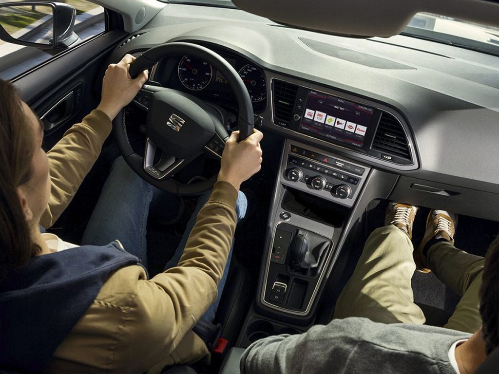 seat leon sportstourer segunda mano equipamiento